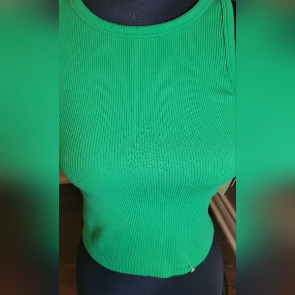 Ambiance Brand Crop Top - Picture 4 of 7